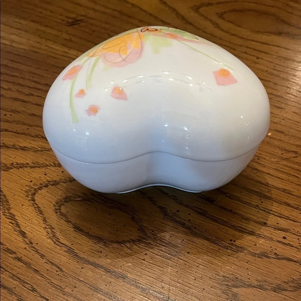 Rosenthal Heart-Shaped Floral Trinket‎ Box